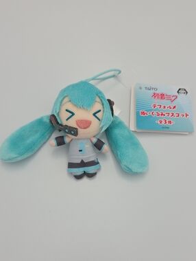 Taito Japan Hatsune Miku Chibi Plush Prize Keychain Nwts XD